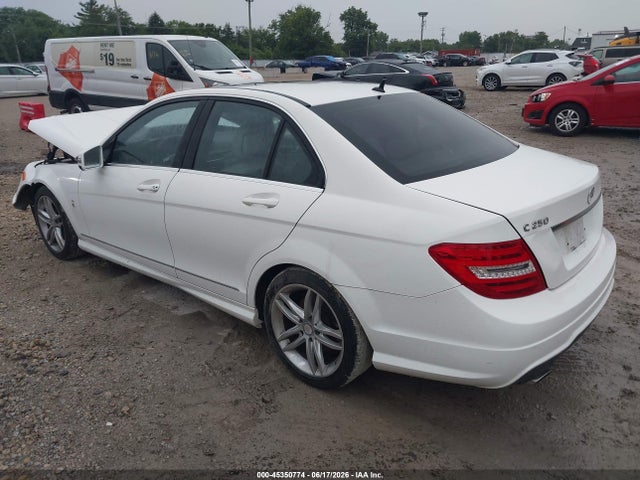 Продаж на аукціоні авто 2013 Mercedes-benz C 250 Luxury/sport, vin: WDDGF4HB4DR290941, номер лоту: 45350774
