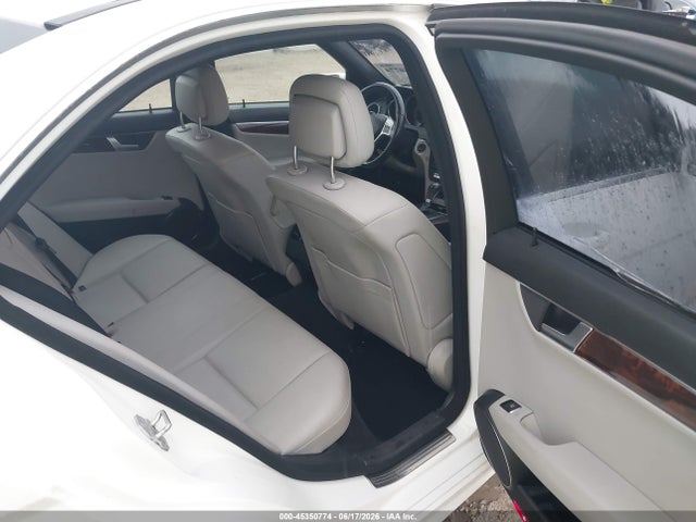 Auction sale of the 2013 Mercedes-benz C 250 Luxury/sport, vin: WDDGF4HB4DR290941, lot number: 45350774