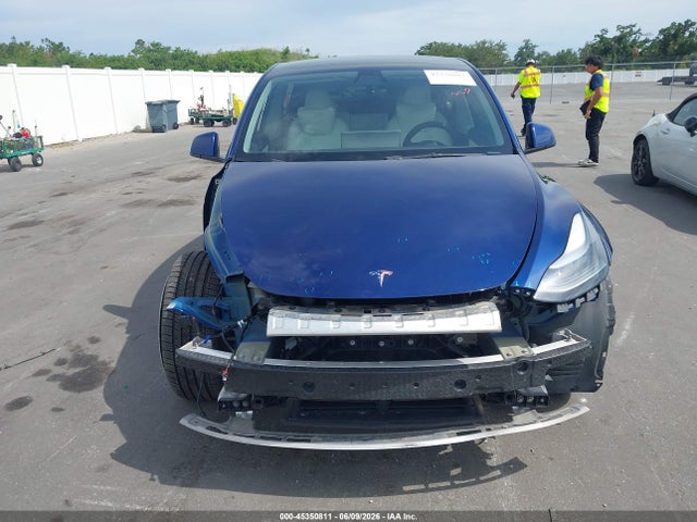 7SAYGDEF9NF441995 Tesla Model Y Performance Dual Motor All-wheel Drive