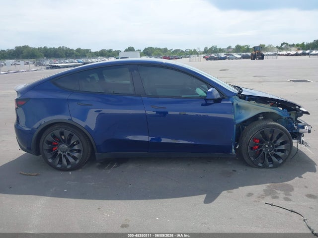 7SAYGDEF9NF441995 Tesla Model Y Performance Dual Motor All-wheel Drive
