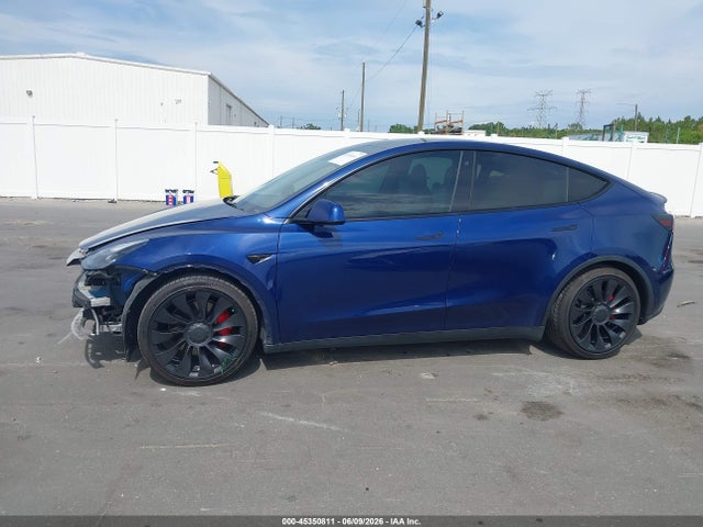 7SAYGDEF9NF441995 Tesla Model Y Performance Dual Motor All-wheel Drive
