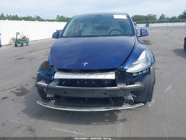 7SAYGDEF9NF441995 Tesla Model Y Performance Dual Motor All-wheel Drive