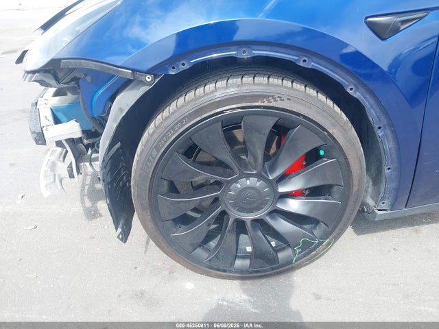 7SAYGDEF9NF441995 Tesla Model Y Performance Dual Motor All-wheel Drive