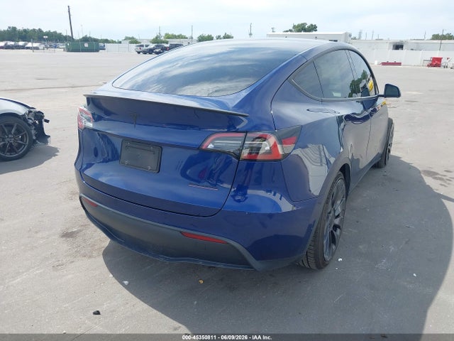7SAYGDEF9NF441995 Tesla Model Y Performance Dual Motor All-wheel Drive
