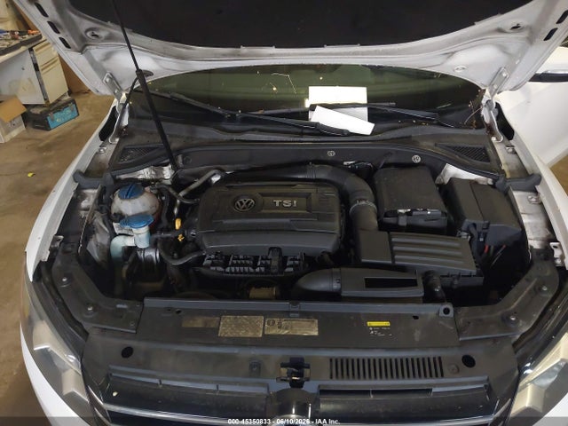 45350833 :رقم المزاد ، 1VWAT7A38FC110134 vin ، 2015 Volkswagen Passat 1.8t Limited Edition مزاد بيع