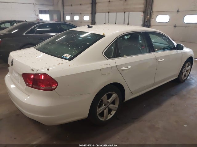 45350833 :رقم المزاد ، 1VWAT7A38FC110134 vin ، 2015 Volkswagen Passat 1.8t Limited Edition مزاد بيع
