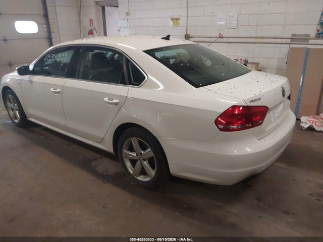 45350833 :رقم المزاد ، 1VWAT7A38FC110134 vin ، 2015 Volkswagen Passat 1.8t Limited Edition مزاد بيع