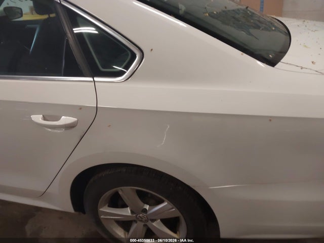 45350833 :رقم المزاد ، 1VWAT7A38FC110134 vin ، 2015 Volkswagen Passat 1.8t Limited Edition مزاد بيع