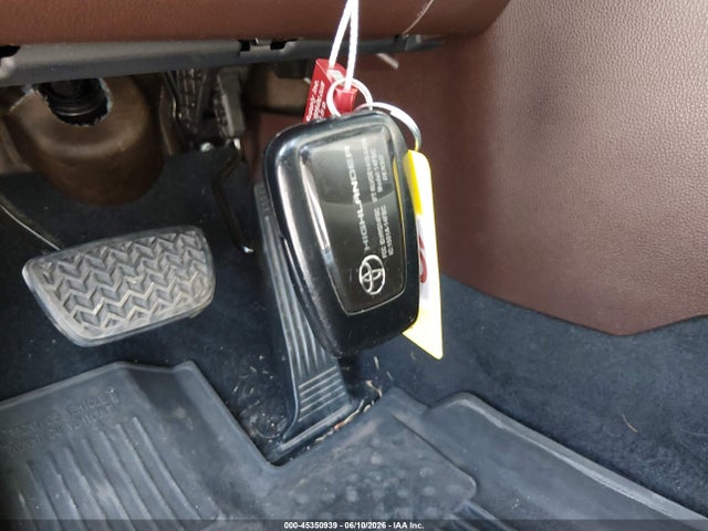 2020 Toyota Highlander Limited მანქანა იყიდება აუქციონზე, vin: 5TDDZRBH7LS051026, აუქციონის ნომერი: 45350939