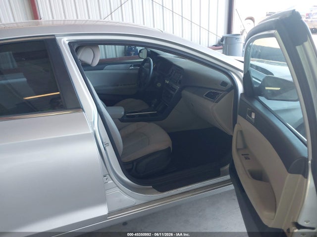 5NPE24AF2FH187926 Hyundai SONATA SE