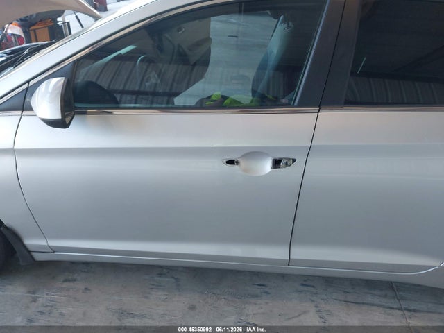 5NPE24AF2FH187926 Hyundai SONATA SE