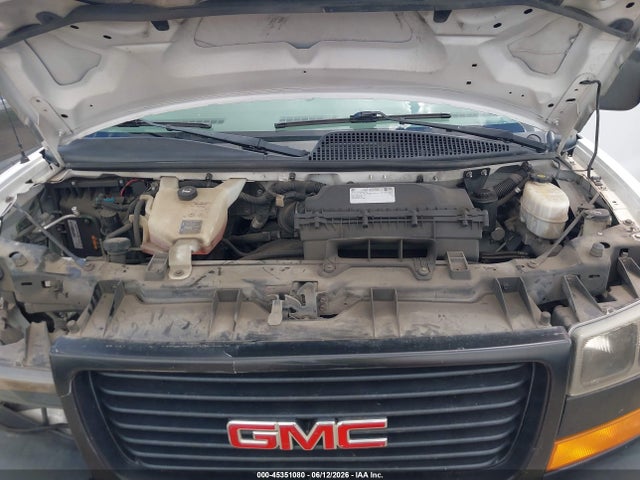 GMC Savana 2500 Work Van 2018 1GTW7AFP6J1257787 Image 10