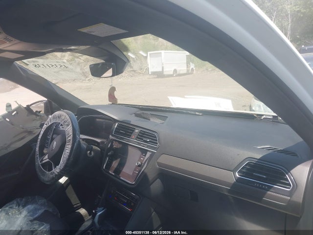 Продаж на аукціоні авто 2024 Volkswagen Tiguan 2.0t Se R-line Black, vin: 3VV8B7AX8RM097204, номер лоту: 45351138