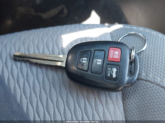 5YFBURHE2EP091481 Toyota COROLLA LE