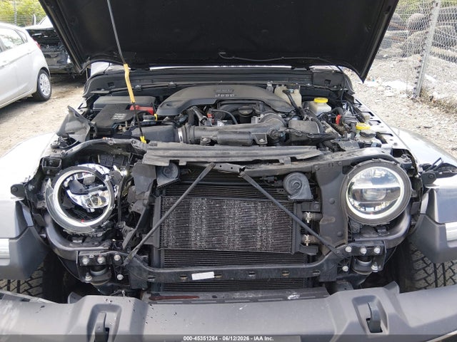 1C4HJXEG5MW703160 Jeep Wrangler Unlimited Sahara 4x4