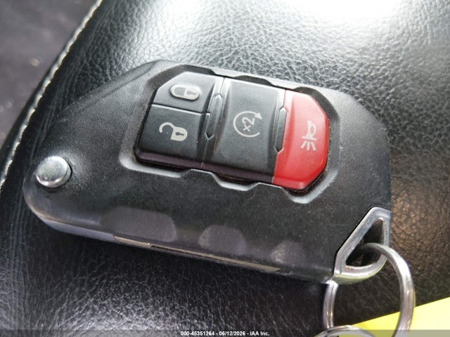 1C4HJXEG5MW703160 Jeep Wrangler Unlimited Sahara 4x4