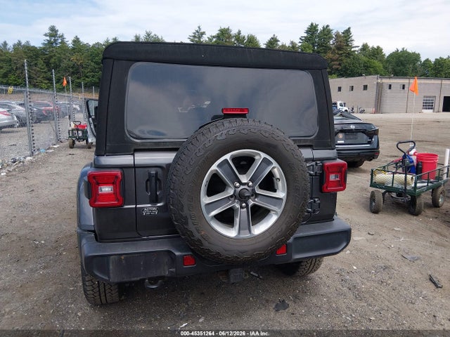 1C4HJXEG5MW703160 Jeep Wrangler Unlimited Sahara 4x4
