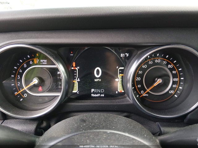 1C4HJXEG5MW703160 Jeep Wrangler Unlimited Sahara 4x4