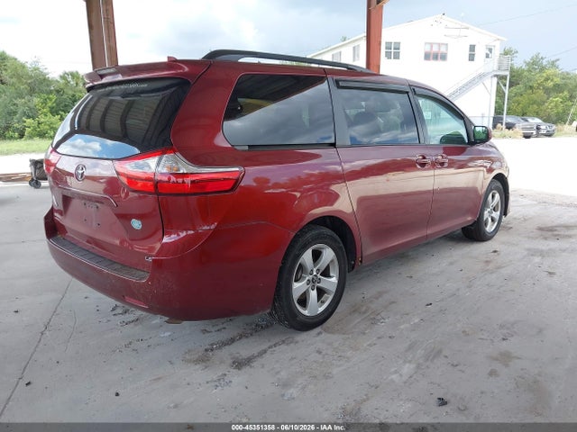 Продажа на аукционе авто 2018 Toyota Sienna Le 8 Passenger, vin: 5TDKZ3DC0JS906717, номер лота: 45351358