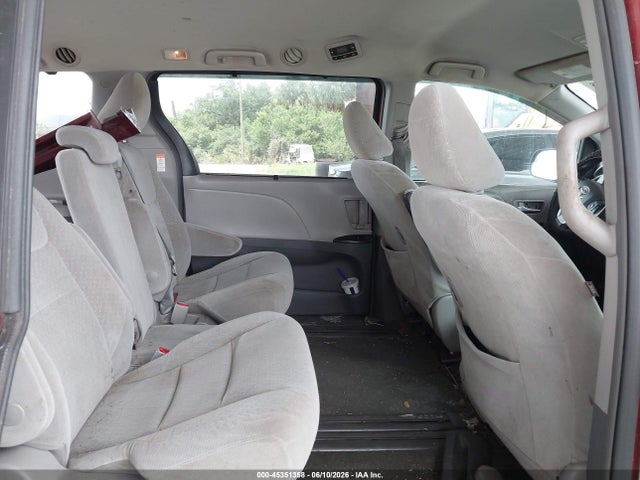 Продажа на аукционе авто 2018 Toyota Sienna Le 8 Passenger, vin: 5TDKZ3DC0JS906717, номер лота: 45351358