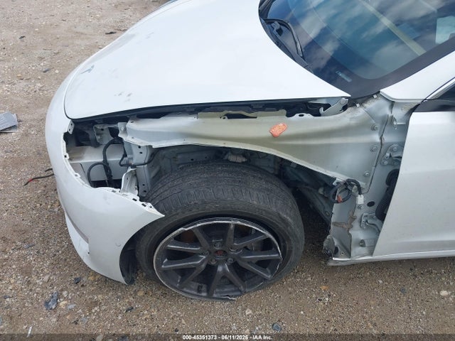 45351373 :رقم المزاد ، 5YJ3E1EB8KF511538 vin ، 2019 Tesla Model 3 Long Range/performance مزاد بيع
