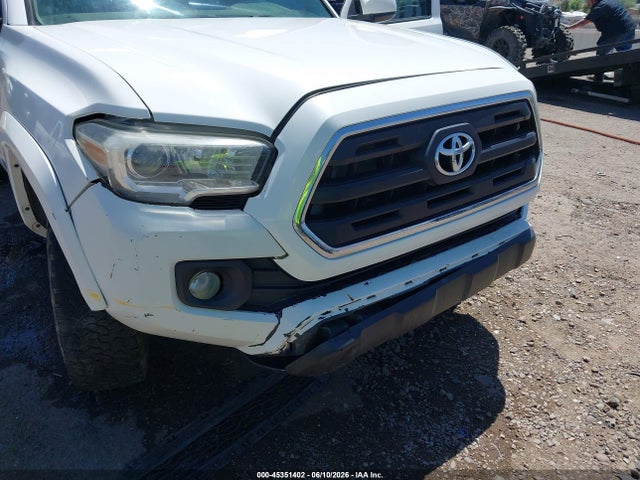 2017 Toyota Tacoma Sr5 V6 მანქანა იყიდება აუქციონზე, vin: 5TFSZ5AN0HX075113, აუქციონის ნომერი: 45351402