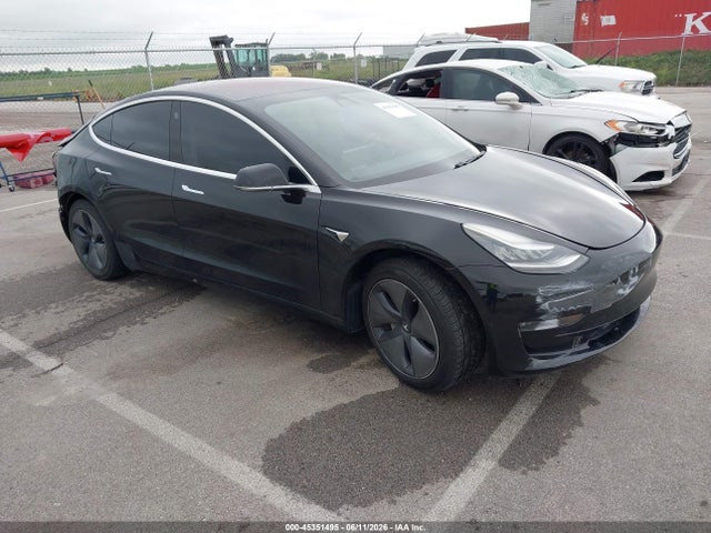 2019 5YJ3E1EA0KF193373 головне зображення