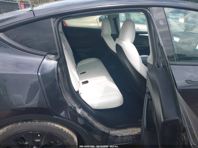 Продажа на аукционе авто 2024 Tesla Model Y Long Range Dual Motor All-wheel Drive, vin: 7SAYGDEE1RF204642, номер лота: 45351589