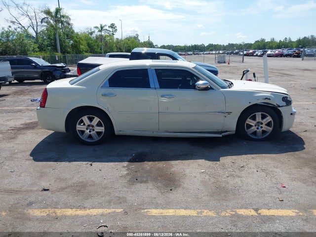 45351699 :رقم المزاد ، 2C3AA63H55H502080 vin ، 2005 Chrysler 300c مزاد بيع