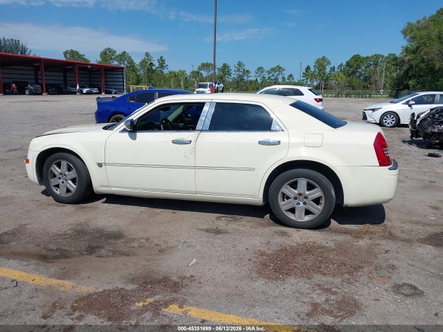 45351699 :رقم المزاد ، 2C3AA63H55H502080 vin ، 2005 Chrysler 300c مزاد بيع