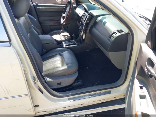 45351699 :رقم المزاد ، 2C3AA63H55H502080 vin ، 2005 Chrysler 300c مزاد بيع