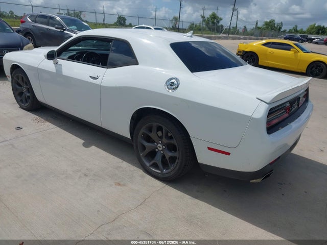 2C3CDZAG6JH258123 Dodge Challenger Sxt Plus