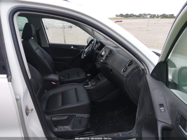 45351715 :رقم المزاد ، WVGBV7AX4GW529615 vin ، 2016 Volkswagen Tiguan Se مزاد بيع
