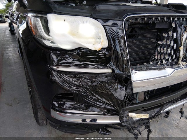 5LMJJ3TGXREL15098 Lincoln Navigator Black Label L