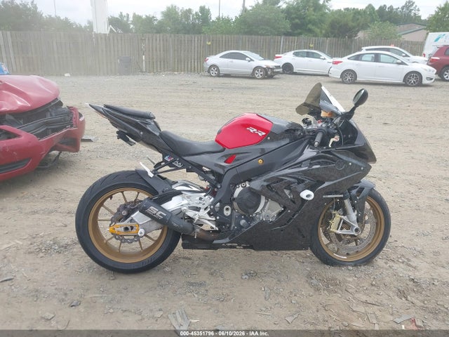45351796 :رقم المزاد ، WB10D2108FZ351741 vin ، 2015 Bmw S 1000 Rr مزاد بيع