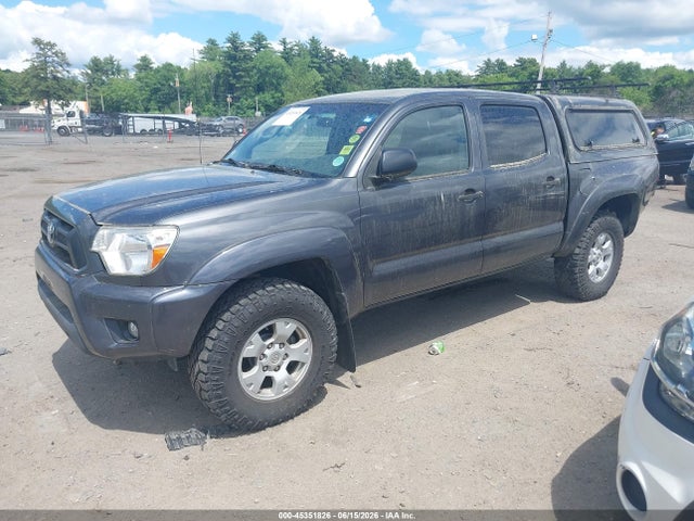 Toyota Tacoma Base V6 2015 3TMLU4EN8FM205598 Image 2