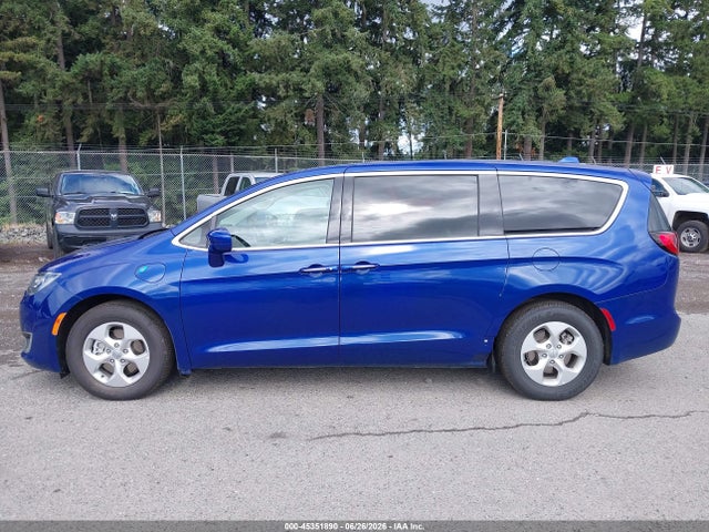 Chrysler Pacifica Hybrid Touring Plus 2018 2C4RC1H75JR276249 Image 14