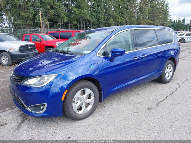 Chrysler Pacifica Hybrid Touring Plus 2018 2C4RC1H75JR276249 Image 2