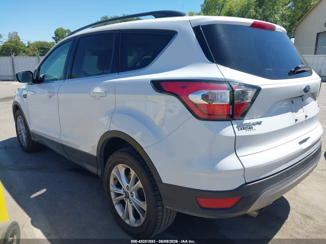 Продажа на аукционе авто 2017 Ford Escape Se, vin: 1FMCU0GD8HUE48223, номер лота: 45351893