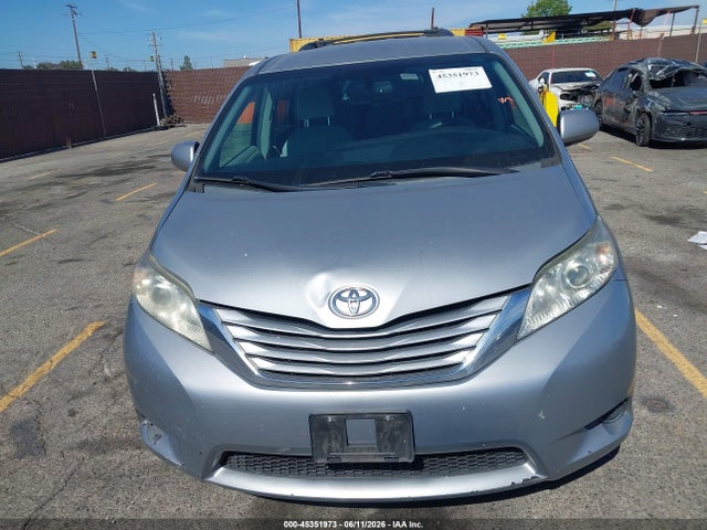 5TDKK3DC8FS685511 Toyota Sienna Le 8 Passenger