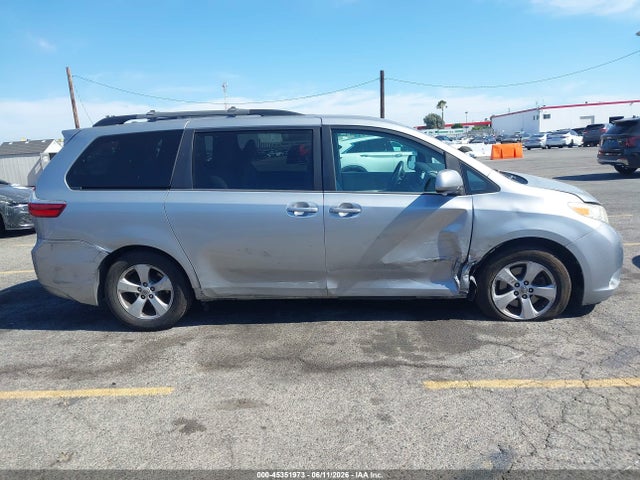 5TDKK3DC8FS685511 Toyota Sienna Le 8 Passenger