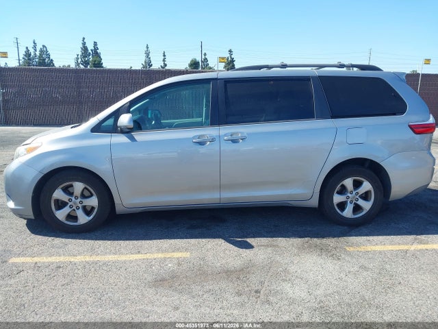 5TDKK3DC8FS685511 Toyota Sienna Le 8 Passenger