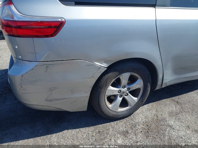 5TDKK3DC8FS685511 Toyota Sienna Le 8 Passenger