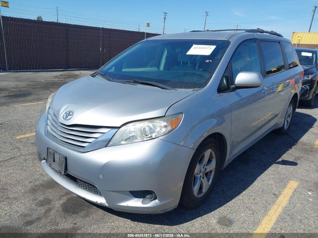 5TDKK3DC8FS685511 Toyota Sienna Le 8 Passenger
