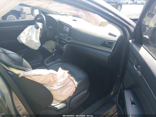 45352023 :رقم المزاد ، 5NPD84LF3JH358831 vin ، 2018 Hyundai Elantra Limited مزاد بيع