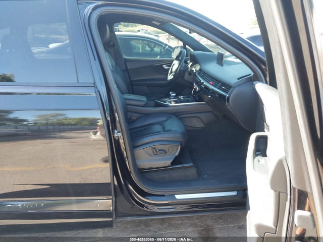 Audi Q7 3.0t Premium 2018 WA1LAAF74JD041739 Image 5