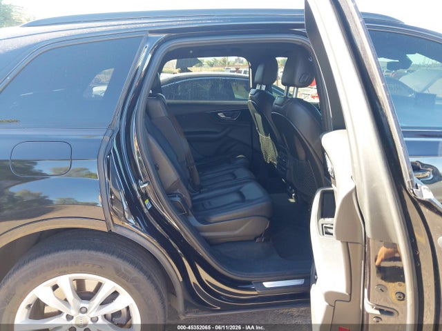 Audi Q7 3.0t Premium 2018 WA1LAAF74JD041739 Image 8