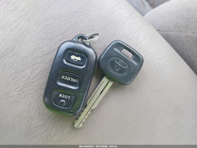 45352076 :رقم المزاد ، JTDBE32KX30227713 vin ، 2003 Toyota Camry Le مزاد بيع
