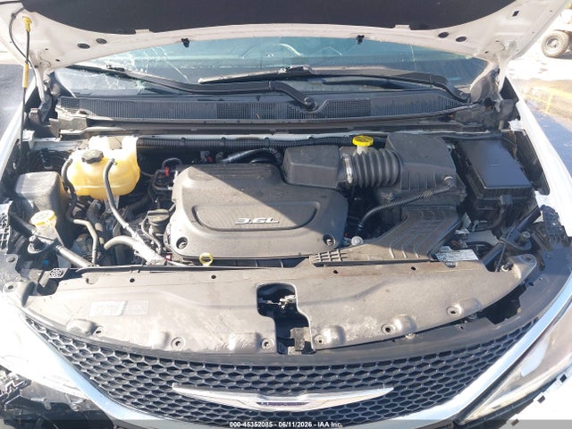 Продаж на аукціоні авто 2018 Chrysler Pacifica Touring Plus, vin: 2C4RC1FG4JR125759, номер лоту: 45352085