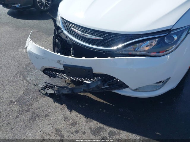 Продаж на аукціоні авто 2018 Chrysler Pacifica Touring Plus, vin: 2C4RC1FG4JR125759, номер лоту: 45352085